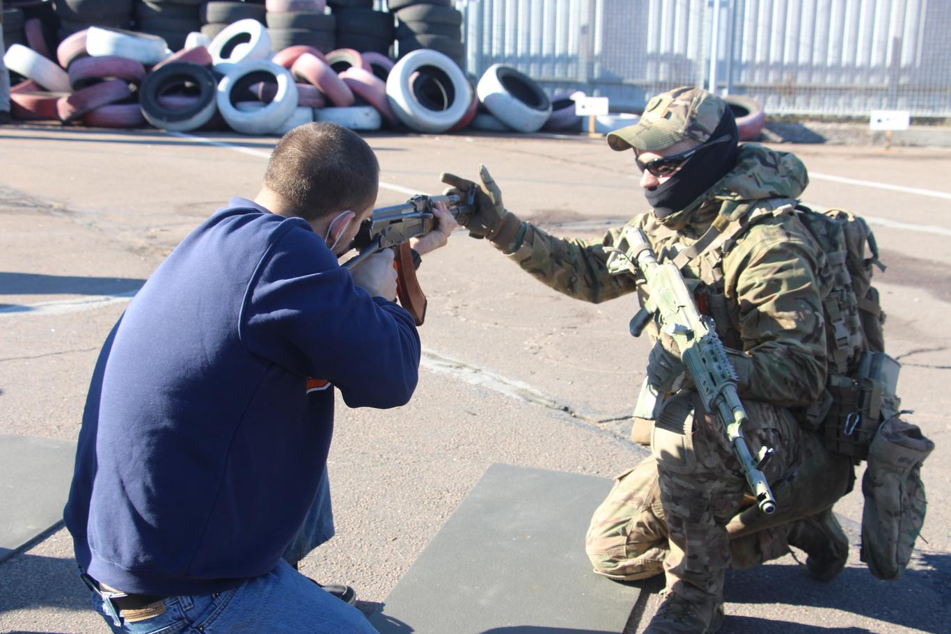 Не ждем, а готовимся защищать и оберегать — участник военной подготовки в Мариуполе