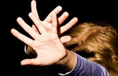 російські військові організовують викрадення дітей в Україні