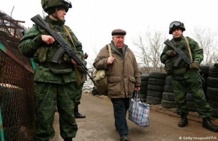 russian occupiers build filtration camps near Mariupol