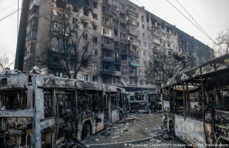 «З нами поводилися як зі злочинцями»: жінка, яку насильно вивезли з Маріуполя