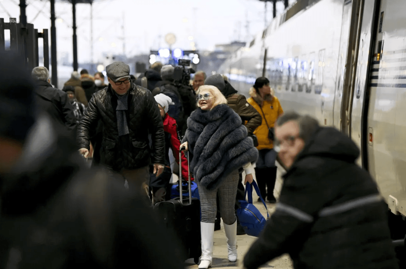 Ухудшилась ситуация в стране: из России через Финляндию уехали тысячи людей