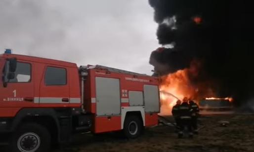 ДСНС: З-під завалів вінницького аеродрому дістали трьох живих людей