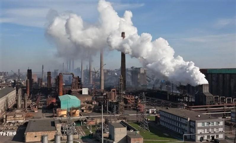 Окупанти обстріляли Авдіївський коксохімічний завод