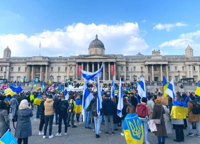 У Лондоні кілька тисяч людей зібрались  на протест в підтримку України