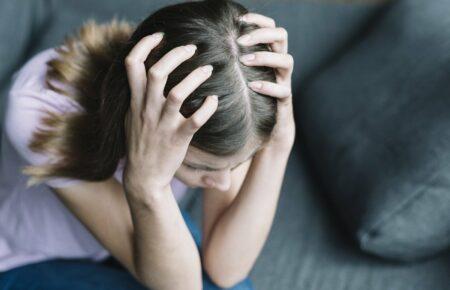 Если голова болит более 15 дней в месяц, обязательно обращайтесь к врачу — невролог