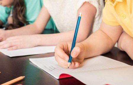 У 13 областях України відновили навчання