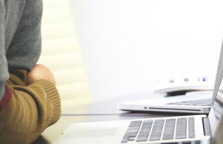 «Розкажи мені»: запустили платформу безкоштовної психологічної допомоги 24/7