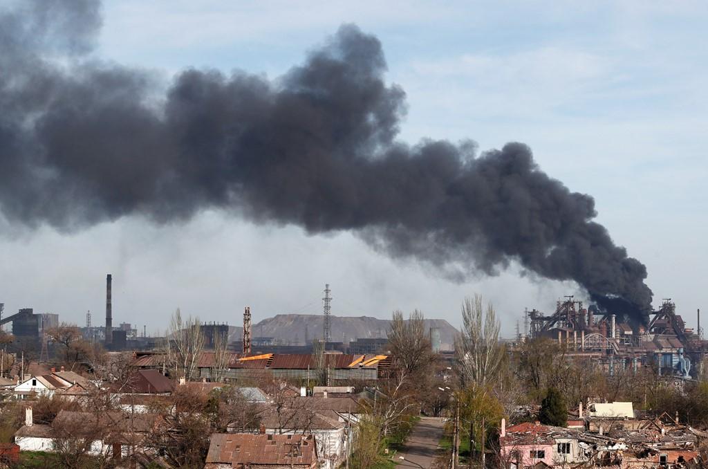 Сьогодні можлива евакуація цивільних з заводу «Азовсталь» у Маріуполі — Reuters