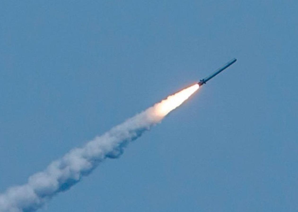 Ракетний удар по Дніпропетровщині: 2 постраждалих, зруйнована інфраструктура