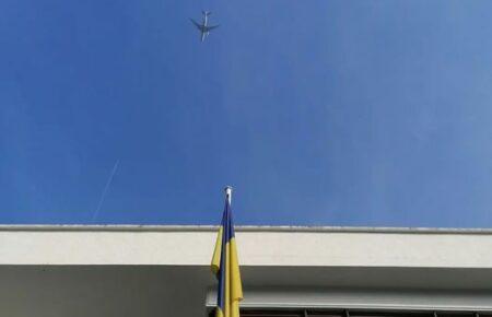 Доки розберешся — можна посивіти: що не так у комунікації диппредставництв з біженцями?