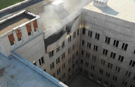У Харкові окупанти вночі обстріляли лікарню та житлові будинки (ФОТО)