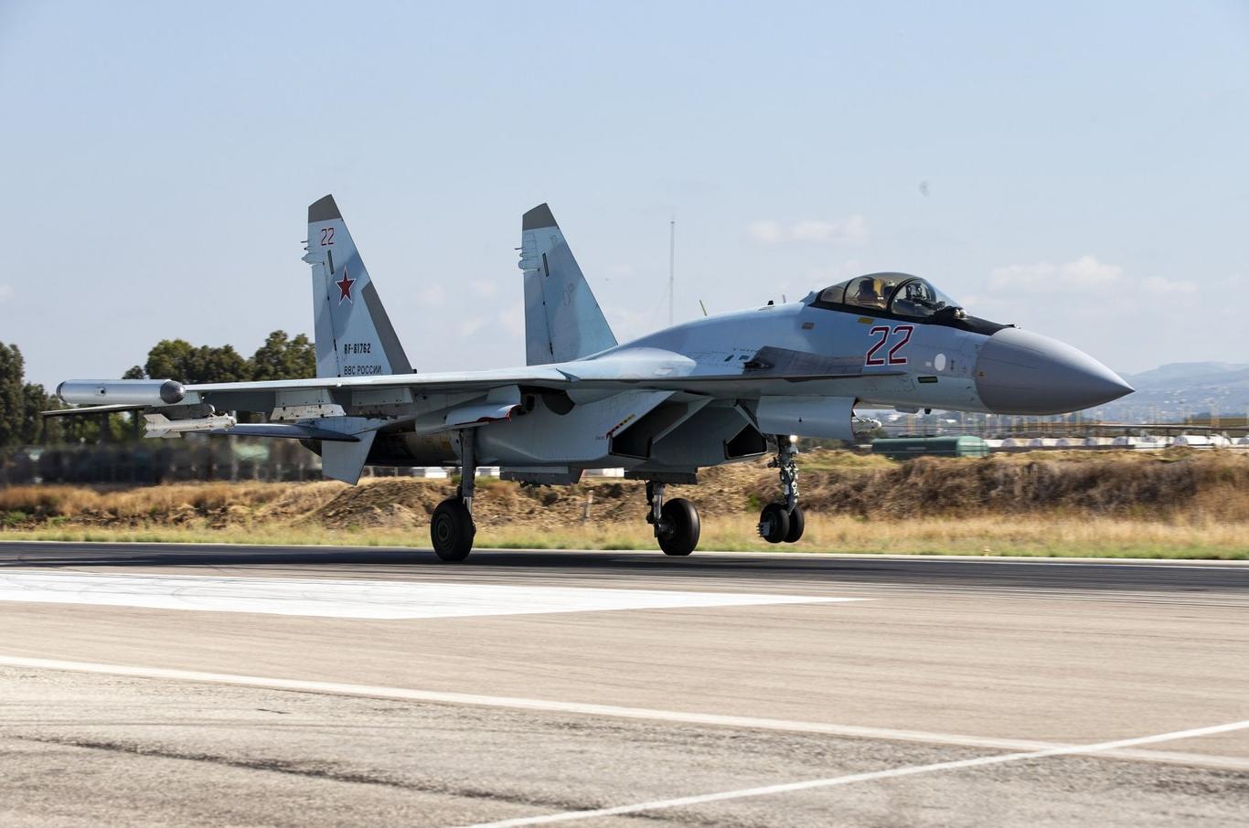 Туреччина закрила свій повітряний простір для усіх російських авіарейсів до Сирії — Чавушоглу