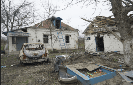 «Мама, мы вскрыли дом и я оттуда вынес компьютер за 150 тысяч» — российский мародер хвастается украденными в Украине вещами (аудио)