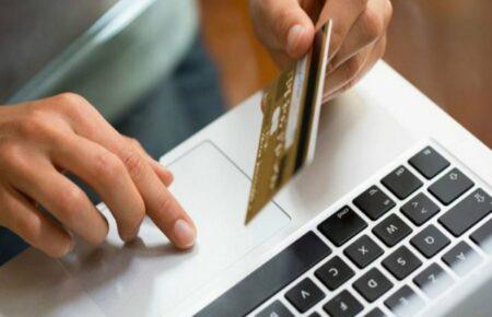 На банківських рахунках українців з початку війни побільшало грошей