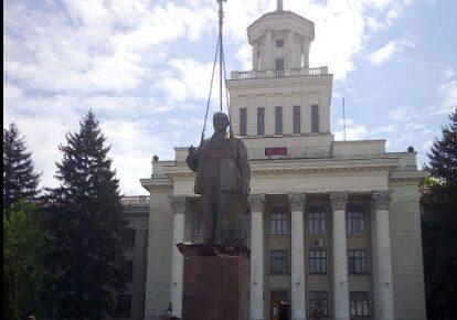 У Новій Каховці окупанти встановили пам'ятник Леніну