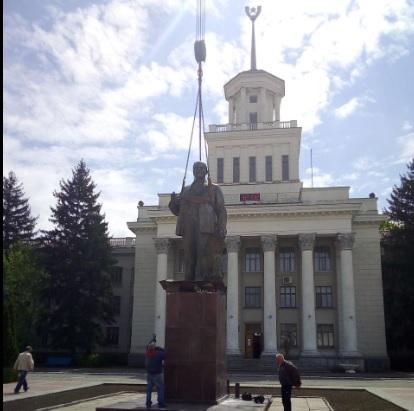 У Новій Каховці окупанти встановили пам'ятник Леніну