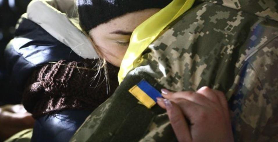 Відбувся черговий обмін полоненими: додому їдуть 19 українців 