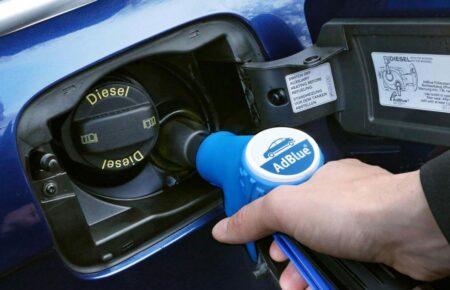 Уряд призупинив держрегулювання цін на пальне, досягнуто нової ціни на топливо