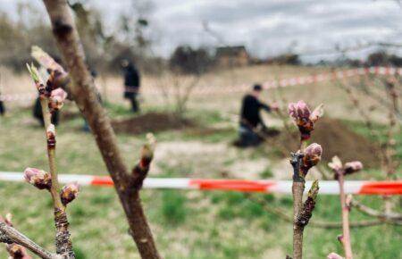 В Бородянке нашли новые захоронения жертв российской оккупации