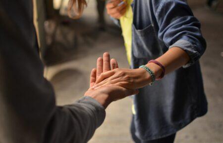 Для українців та українок запустили безкоштовну службу психологічної підтримки