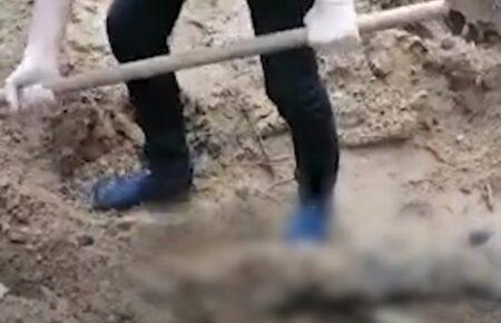 У Бучанському районі виявили яму із тілами закатованих чоловіків