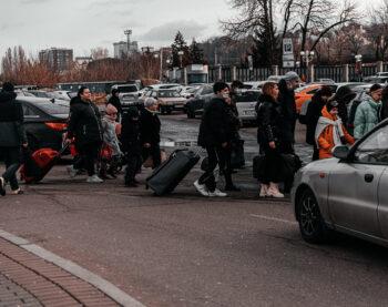 Люди — не чемоданы, их нельзя возить, не объяснив куда — Виола Бурда об украинских беженцах в Болгарии