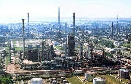 Росіяни знову обстріляли Кременчуцький нафтопереробний завод, який і так був зруйнований