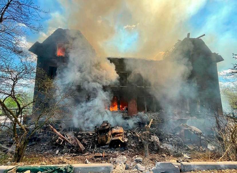 В Лисичанске в результате обстрела сгорел памятник архитектуры — Гайдай