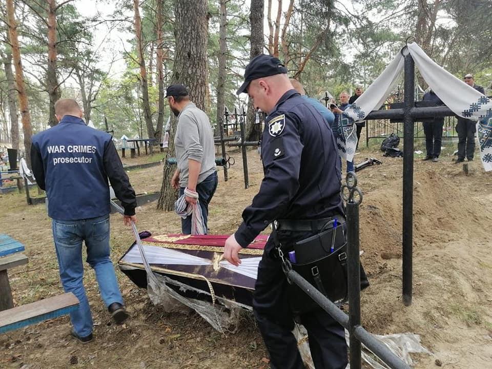 Расстреляли автомобиль с водителем: в Вышгородском районе обнаружили убитого оккупантами гражданского