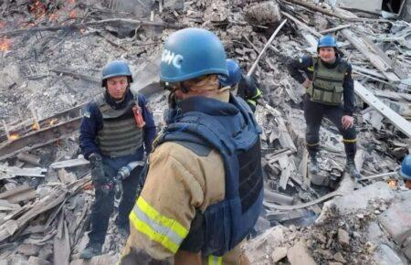 Від авіаудару окупантів по школі на Луганщині попередньо загинули 60 людей — Гайдай