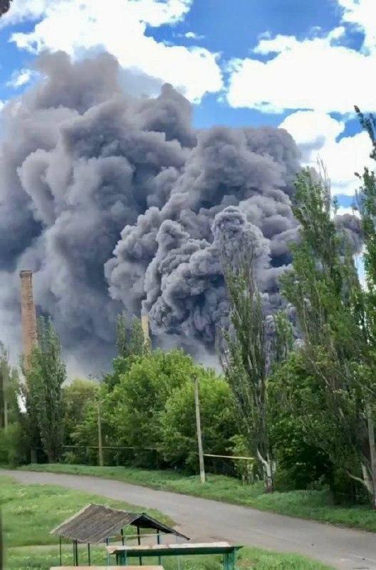 На Донеччині російські окупанти завдали авіаудару по підприємству «Knauf Україна»