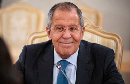 Лавров заявив, що росія розблокує судна з зерном, якщо Україна розмінує прибережні води