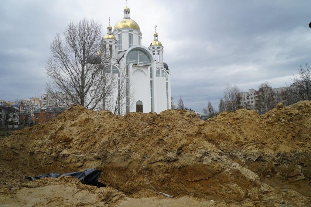 Стихійні пам’ятники загиблим знову з’являються у наших містах. Як за часів розстрілів євреїв — Владислава Москалець