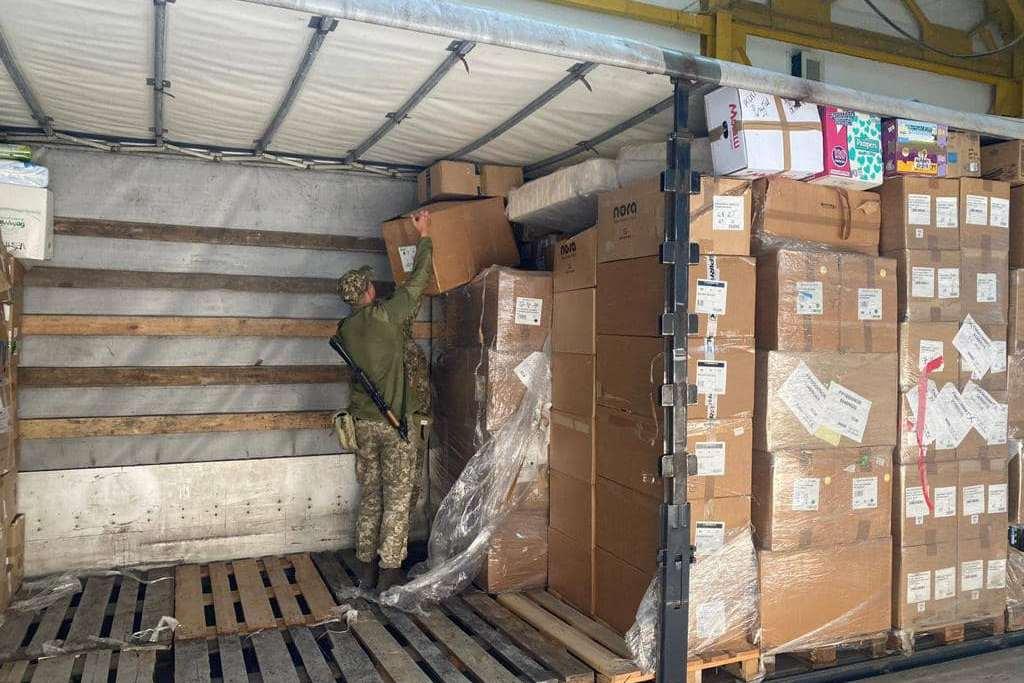 В Украину в качестве «гуманитарки» ввезли на 2 миллиона грн итальянской обуви