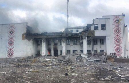 На Харківщині російські окупанти знищили гуманітарний штаб