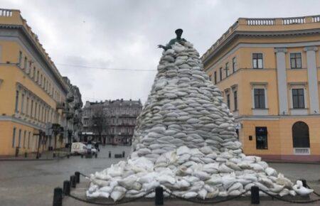 При обстреле Одессы 4 ракеты попали в предприятие, еще 2 — в аэропорт — журналистка о ситуации в городе и области