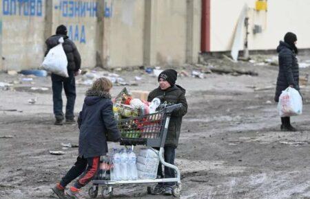 У Маріуполі окупанти зібралися все літо деукраїнізовувати дітей, які вижили 