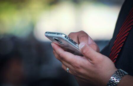 Російські військові відключили зв'язок у Херсоні та області