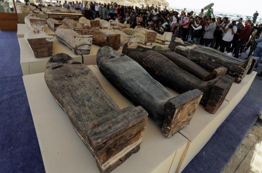 Археологи виявили у Саккарі сотні стародавніх єгипетських трун і бронзових статуй божеств