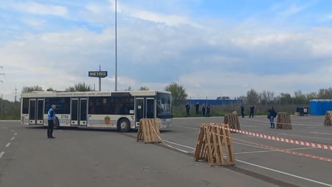 Эвакуированные из «Азовстали» прибыли в Запорожье — The Guardian