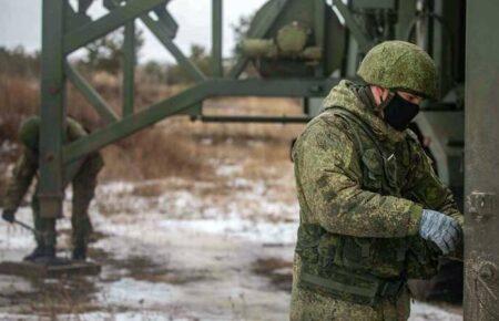 Родичі російських військових скаржаться, що в армії рф не вистачає їжі, одягу та спорядження — Reuters