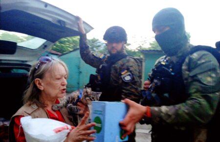 «Звуки обстрілів моторошні, але паніки нема»: фоторепортаж з Лисичанська