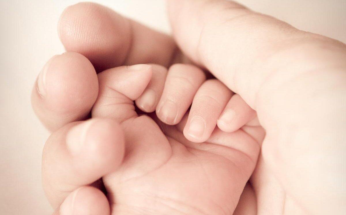 7000 гривень на дитину до року: де та як оформити допомогу