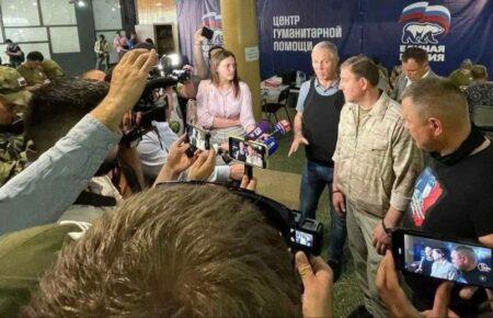 Загарбники женуть херсонців розбирати завали у Маріуполі