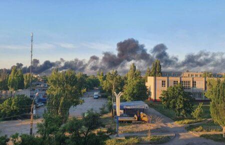 В окупованому Бердянську пролунали вибухи, частина міста без світла