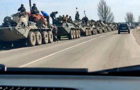 Російські окупанти стягують важку військову техніку до Херсона — Федоров