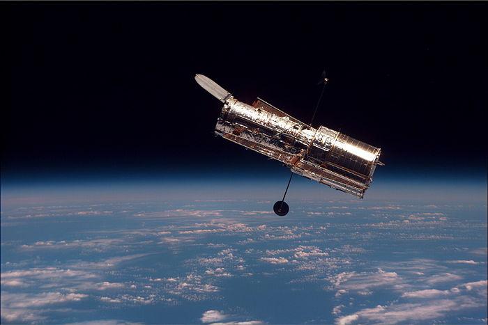 Hubble на одном снимке зафиксировал несколько галактик