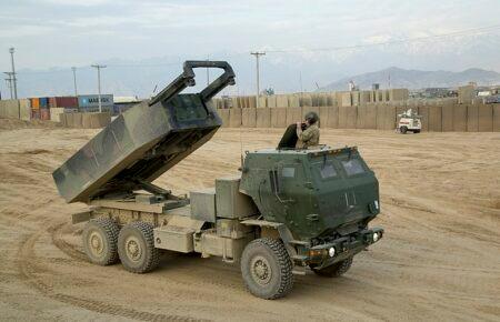 ВСУ, вероятно, из систем HIMARS ударили по складу боеприпасов оккупантов на аэродроме Мелитополя  — ISW