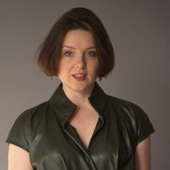 Как война ускоряет старение и что с этим делать? Разговор с Дарьей Озерной