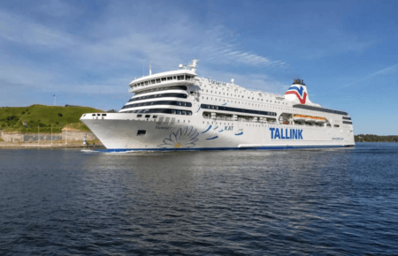 В Шотландии украинских беженцев разместили на круизном лайнере, консул Украины раскритиковал это решение